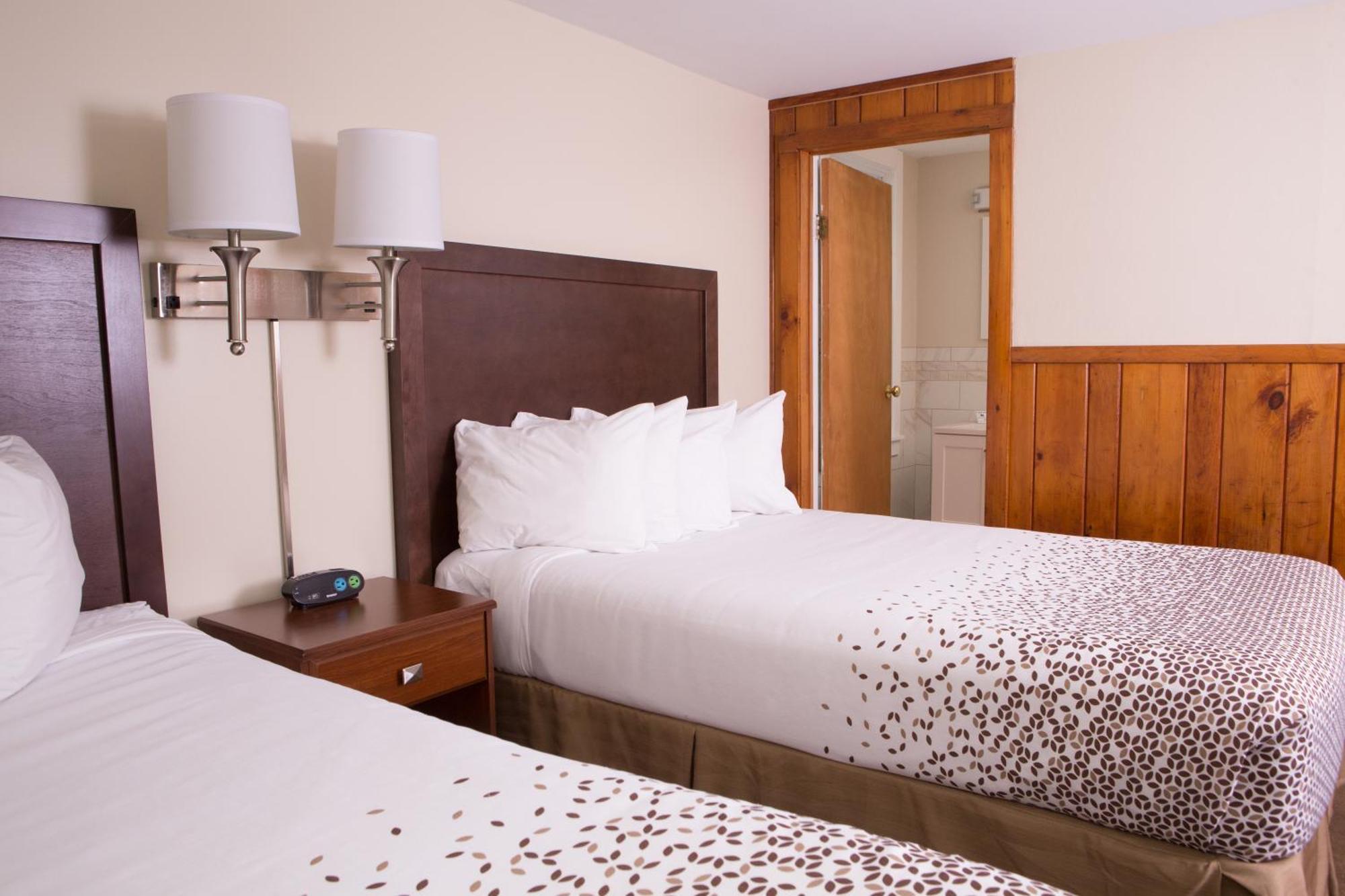 Knotty Pine Motel Bennington Bagian luar foto