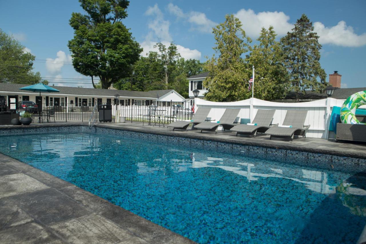 Knotty Pine Motel Bennington Bagian luar foto